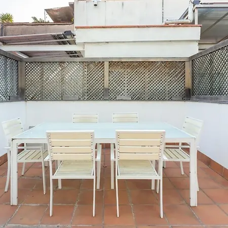 Spacious And Elegant 4 Bedroom With Private Terrace דירה ברצלונה