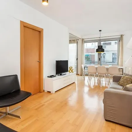 Apartment Spacious And Elegant 4 Bedroom With Private Terrace *