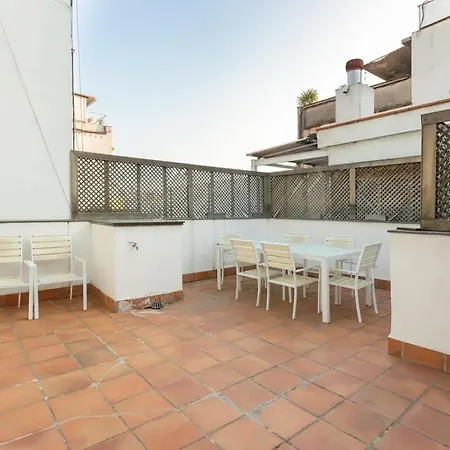 Apartment Spacious And Elegant 4 Bedroom With Private Terrace