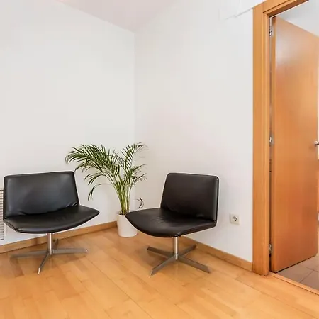 Spacious And Elegant 4 Bedroom With Private Terrace Apartment *