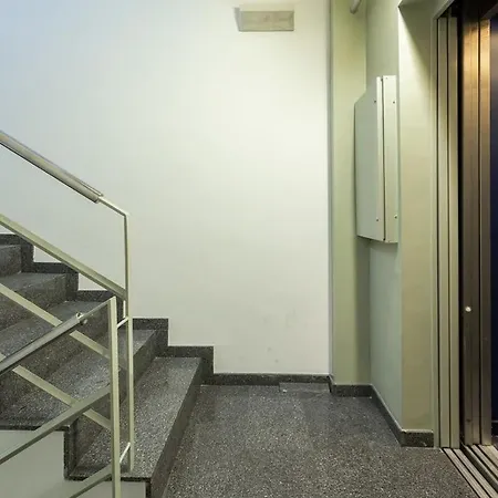 Apartment Spacious And Elegant 4 Bedroom With Private Terrace