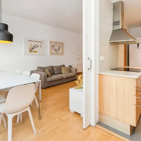 Spacious And Elegant 4 Bedroom With Private Terrace Apartment *